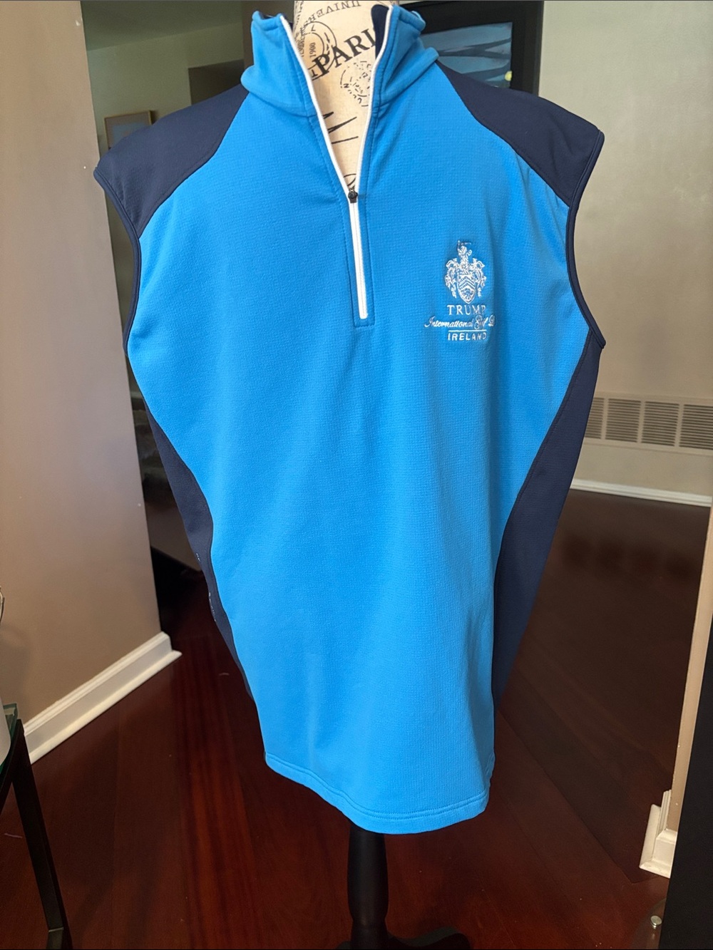 NWOT Trump international golf links vest